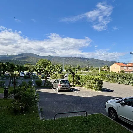 2 Pieces Dans Avec Piscine Au Port D'argeles Sur Ar045-c64 Appartement