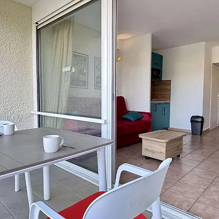 Appartement 2 Pieces Dans Avec Piscine Au Port D'argeles Sur Ar045-c64